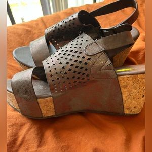 Great Condition Volatile Dark Bronze Wedges 6.5